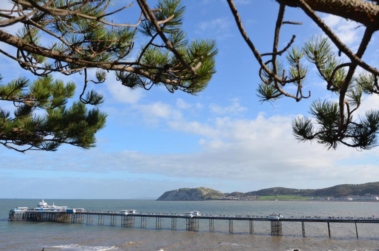 Audley Guest House Llandudno Exterior photo